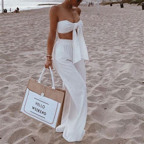 Pin By 𝓴𝓪𝓻𝓸𝓵𝓲𝓷𝓪🏹 On Style Beach Outfit Chic Beach Outfit Beach Outfit Women
