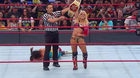 Wwe Payback Alexa Bliss Defeats Bayley To Win Raw Womens
