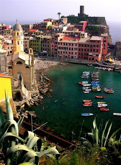 Vernazza Cinque Terre Italy Very Cool Beautiful Places On Earth