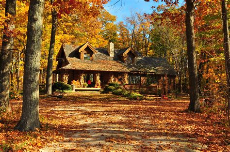 Take A Look At This Beautiful Country Style House On The Wisconsin Fall