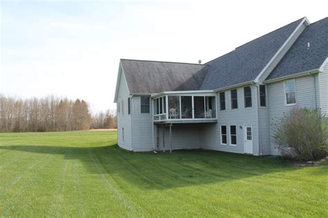 Browse walkout basement ranch, split level, lake house & more designs! Walkout Basement Landscaping Ideas - Landscape Ideas