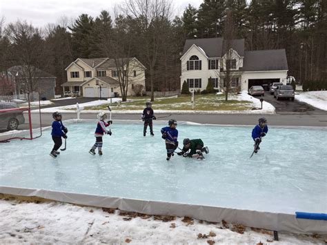 It also has two traditional skating rinks, where you can play hockey or, if you're new to skating, hang onto the boards for balance as you go around. Backyard hockey rinks: from simple to elaborate | The ...