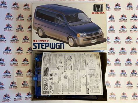 Пластиковая модель Honda Stepwagon Fujimi Сборные и коллекционные