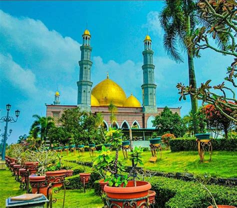 Masjid Dian Al Mahri Kubah Emas Meruyung Kota Depok Jawa