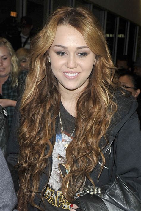 Miley Cyrus Wavy Light Brown Hairstyle Steal Her Style