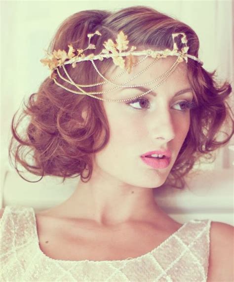 A short crop with crown layer curls are feminine and chic. 59 Stunning Wedding Hairstyles for Short Hair 2017