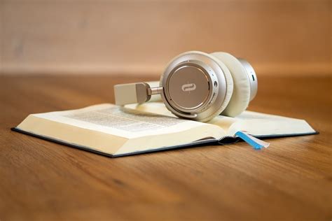 How To Listen To Audiobooks For Free Techwiser