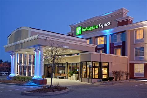 The friendly staff at the holiday inn express reception are available to help you with your business. Holiday Inn Express - Visit Carlsbad New Mexico