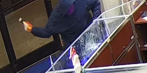 Crime Stoppers Police Looking To Identify People Involved In East Charlotte Pawn Shop Robbery