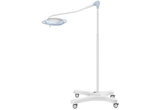 Lámpara De Cirugía Pentaled 28 Con Ajuste De Color Base Rodable Con
