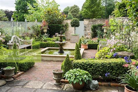 Formal Courtyard Gar Stock Photo By Carole Drake Image 0534678