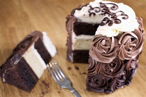 Chocolate And Vanilla Stripe Rosette Layer Cake Layer Cakes