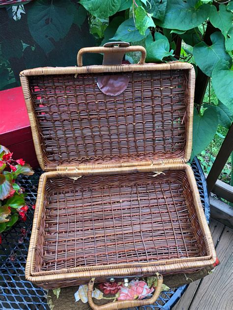 Vintage Picnic Basket For Two With Rattan Plate Holders Etsy