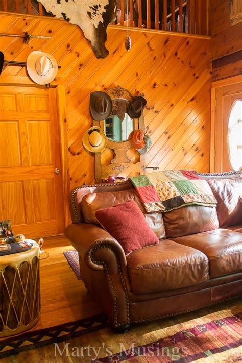 Rustic Cabin With Western Theme Decor