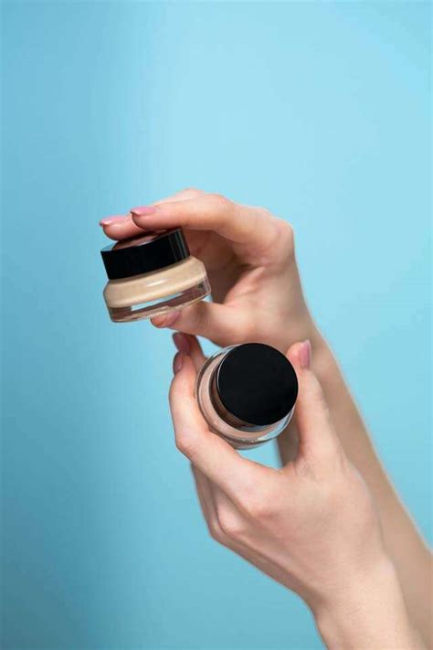 6 Simple Yet Genius Hacks To Prevent Your Concealer From Creasing