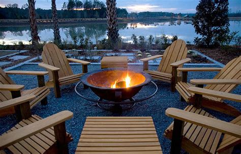 Choosing Between An Outdoor Fireplace And An Outdoor Fire Pit