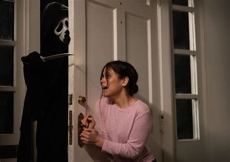 Scream 5 Jenna Ortega Reveals She Did That Scene With Roger L Jackson On Set