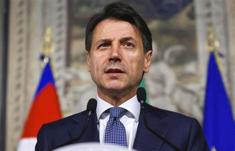 Italy faces a political crisis amid a pandemic. Biografia di Giuseppe Conte