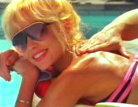 Linnea Quigley Nuda ~30 Anni In Deadly Embrace