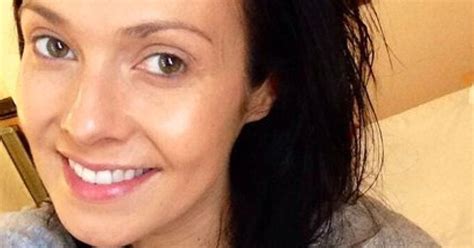 Women Take Bare Faced Selfies To Spread Cancer Awareness Would You Do