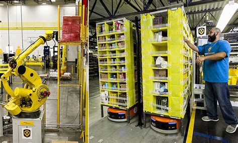 Amazon Now Has 100000 Warehouse Robots Daily Mail Online