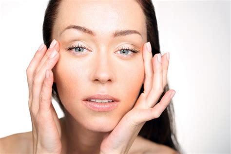 Four Causes Of Heavy Eyes The First Signs Of Ageing