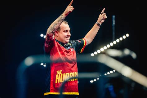 Kim Huybrechts Stunt Tegen Peter Wright Op Het Wk Darts Foto Adnl