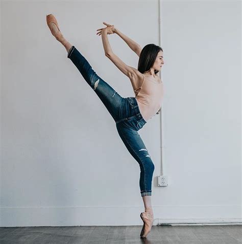 ballet style flexible gorgeous the splits are so inspiring 🐬wind blown blondina♞ dance