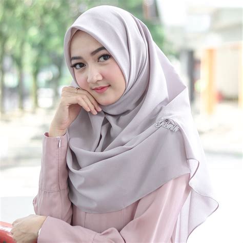 Pin Oleh Kang Aden Azka Di Kerudung Model Pakaian Hijab