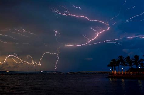 One Dead In Possible Lightning Strike In Florida Lightning