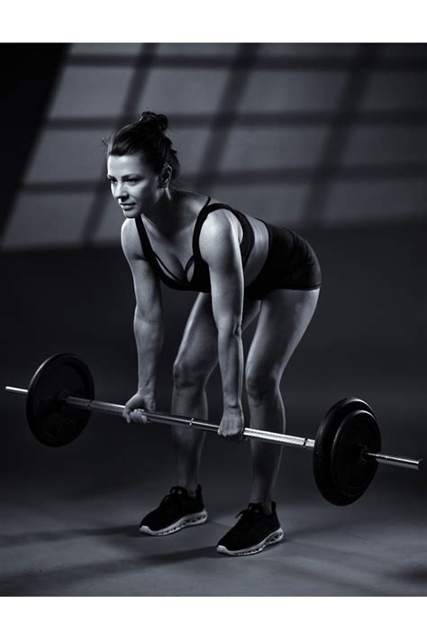 The Differences Between Pendlay Rows Barbell Rows Sportsrec