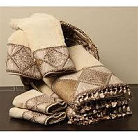 Bathroom towel designs bathroom towels decor ideas bathroom towel designs inspiring goodly ideas about decorative bathroom fancy shmancy towel folds are a fun way to welcome your house guests. How To Arrange Decorative Bath Towels: 5 Ideas To Create ...