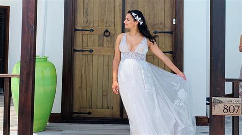 Amira pocher got married to german actor, standup comedian and former football manager oliver amira pocher wants to keep her profile low because she didn't share any details about his love life. Brautkleid-Bild: Bestätigt Amira Hochzeit mit Oli Pocher ...