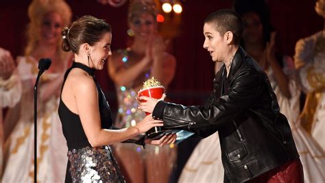 Emma Watson Wins Best Actor In A Movie At Mtv Movie And Tv Awards