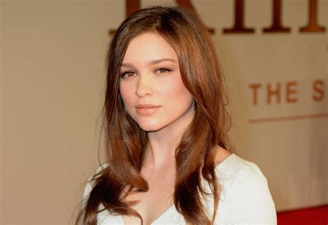 sophie cookson joins naomi watts in gypsy