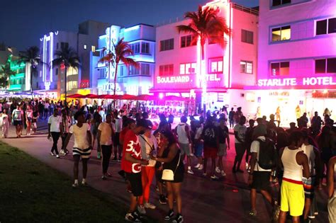 Miami Beach Sets Curfew To Control Spring Break Crowds After 2