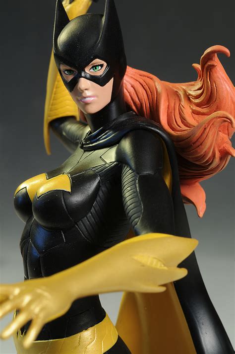 Review And Photos Of Dc Cover Girls New 52 Batgirl Statue By Dc