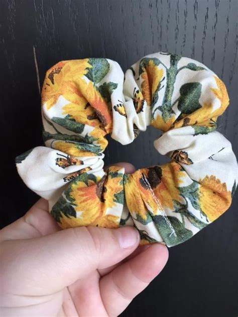 Sunflower Scrunchie Diy Hair Scrunchies Scrunchie Hairstyles Diy