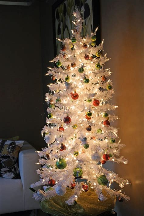 How To Light A White Christmas Tree Like A Pro Do It Yourself Skills