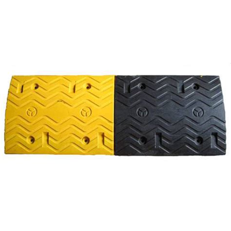 High Density Rubber Withstand Voltage Road Safety Black And Yellow Speed