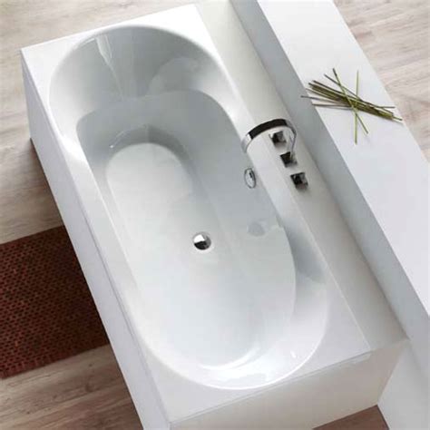 Badewannen allerdings lassen sich mit einer badewannenfaltwand im handumdrehen zu einer vollwertigen dusche umfunktionieren. Hoesch SPECTRA Rechteck Badewanne weiß - 3651.010 | Reuter ...