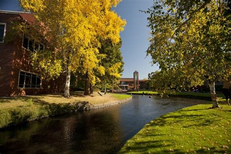 Willamette University - Colleges That Change Lives