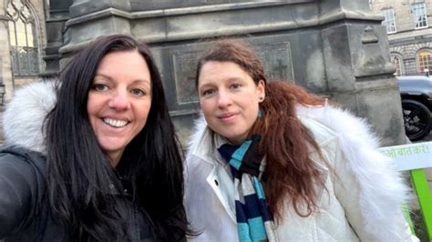 The Strangers Sharing Stories On Edinburghs Listening Bench Bbc News