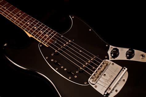 Fender Mustang 1977 Black Gitarren Total