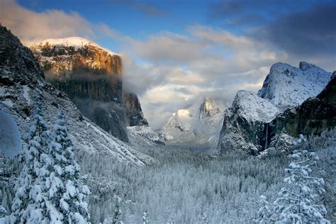 Yosemite Valley Sierra Nevada Of California Usa Charismatic Planet