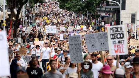 The ey brisbane office will be open as normal on monday, 16 march 2020. Coronavirus QLD: Hundreds protest COVID vaccinations in ...