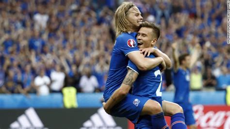 Euro 2016 Icelandic Commentary Goes Viral
