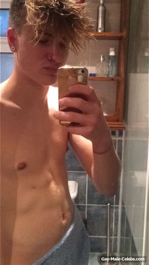 Free The X Factor Uk Star Giles Potter Leaked Frontal Nude Selfie The