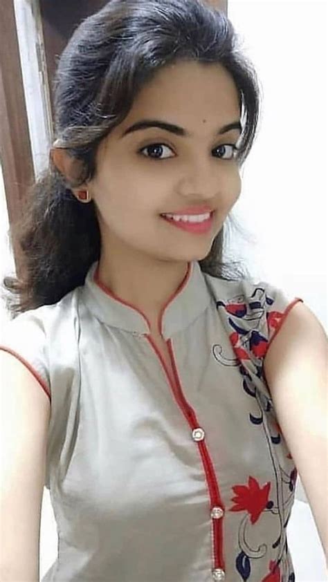 Pin By Smssms On Beautiful Faces Desi Beauty India Beauty