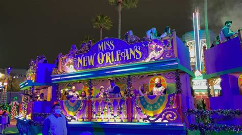 Reservations Open For Passholder Exclusive Mardi Gras 2023 Parade Float